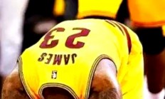 九游娱乐官网入口-湖人惨负掘金，詹姆斯24分难救主的简单介绍