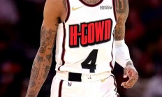 火箭大胜雄鹿，重返西部前四