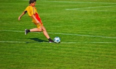 九游娱乐网址-劲爆足球巅峰对抗，中国队奋力拼搏争胜，劲爆足球游戏