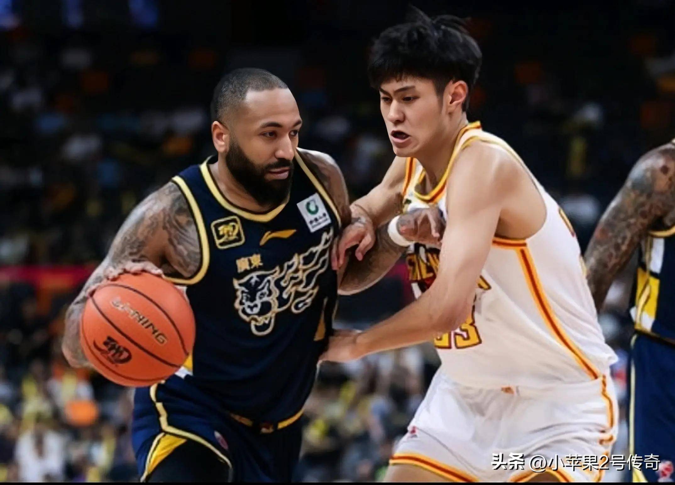 篮球锋线强化阵容，球队备战新赛季