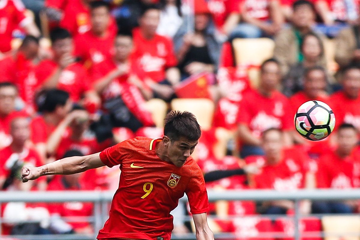 足球界新标准引发球员交流和思考