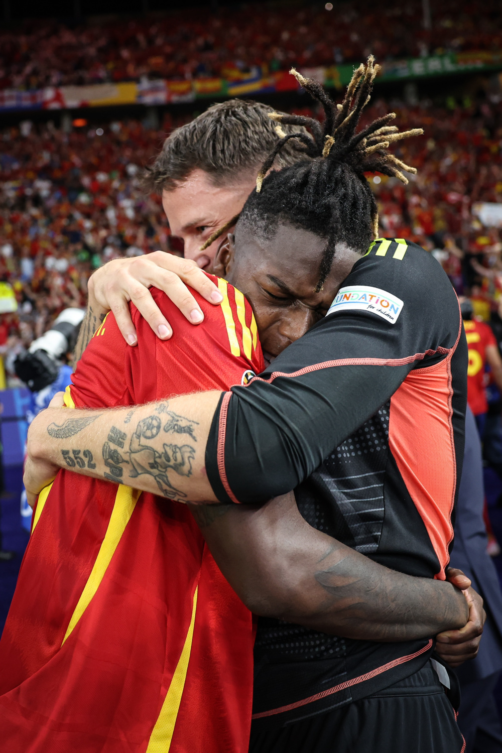 篮球场上的精彩瞬间：西班牙男篮夺冠