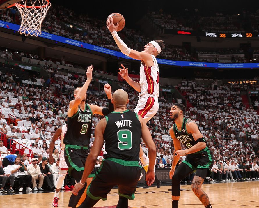 关于绿军战术打法迅猛,迫使对手无力回手的信息 关于绿军战术打法迅猛,迫使对手无力回手的信息