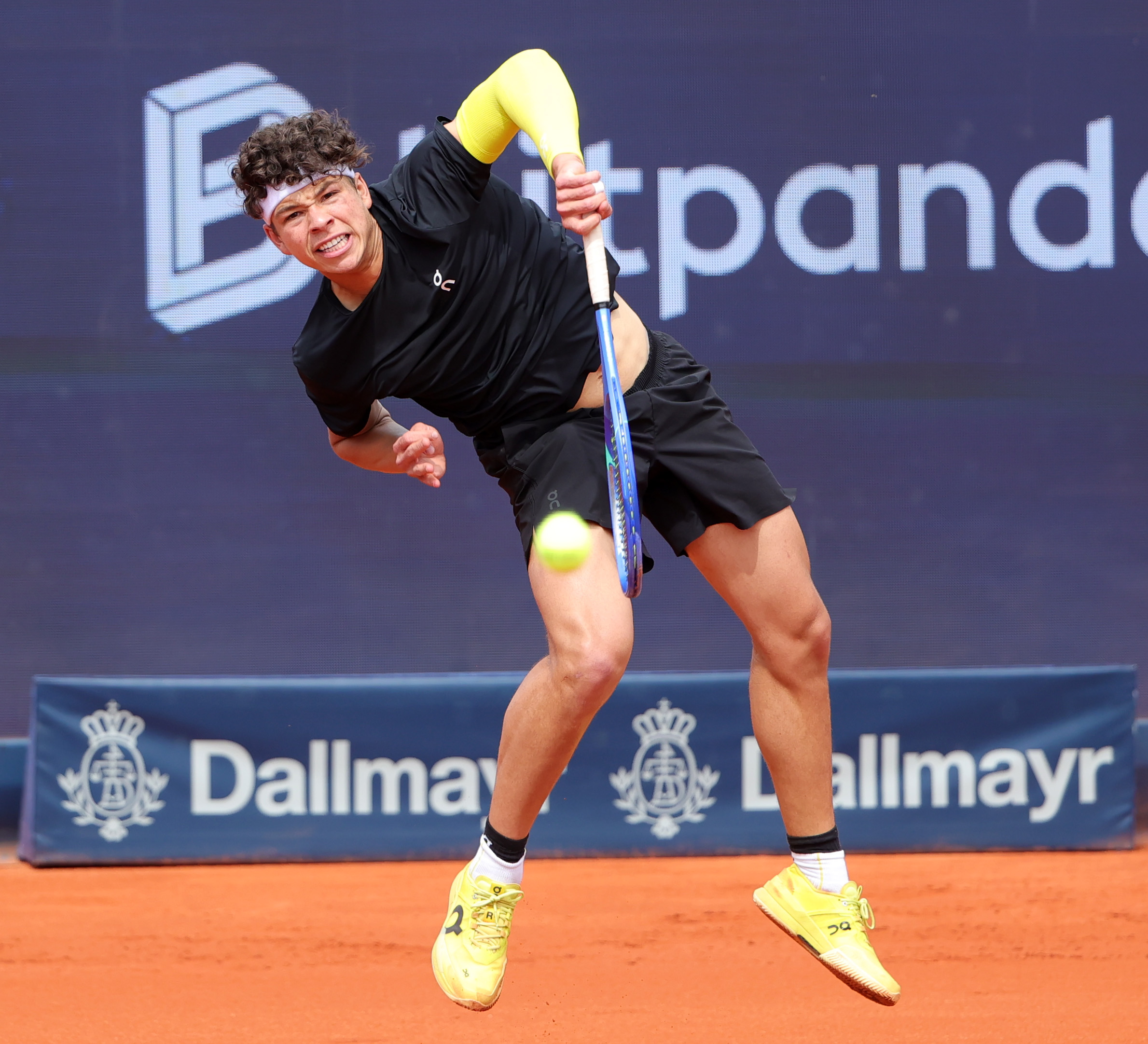 慕尼黑队在比赛中表现出令人瞩目的实力 慕尼黑队在比赛中表现出令人瞩目的实力