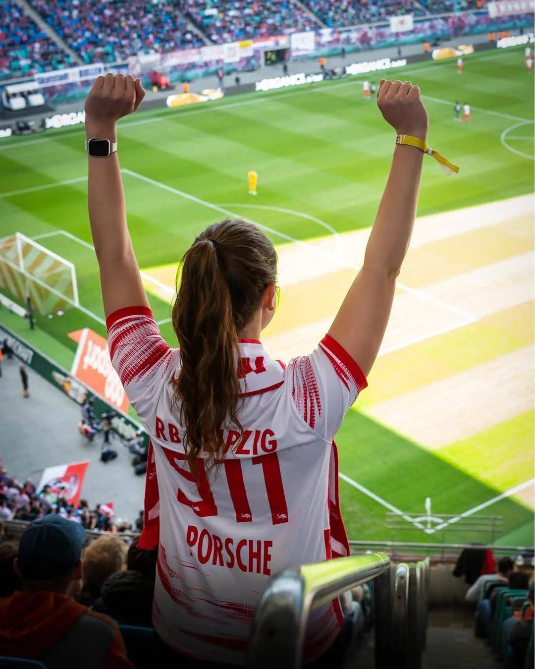 莱比锡红牛在比赛中表现出色，轻松获胜的简单介绍