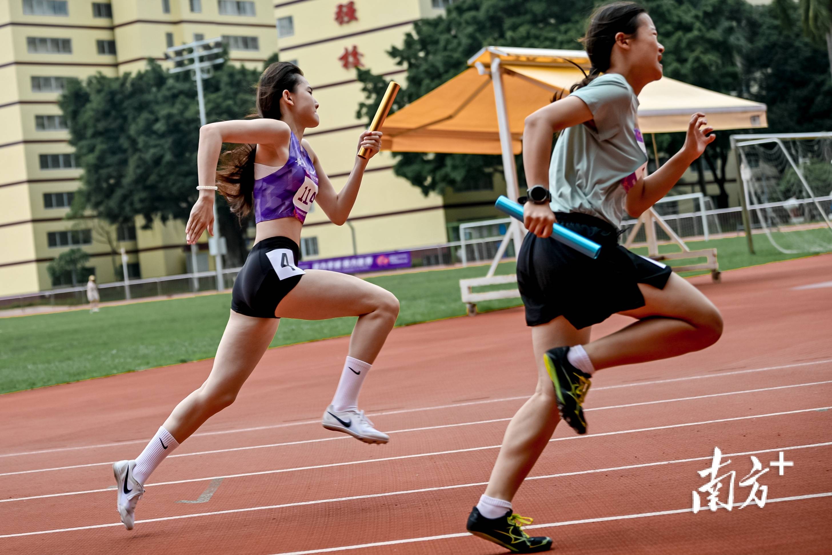 田径赛场上燃情比拼创造奇迹的简单介绍