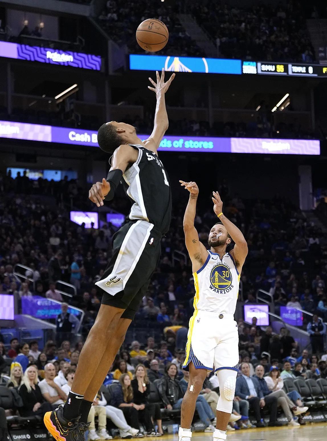 勇士马刺对决,强强对话球场上演绝技的简单介绍 勇士马刺对决,强强对话球场上演绝技的简单介绍