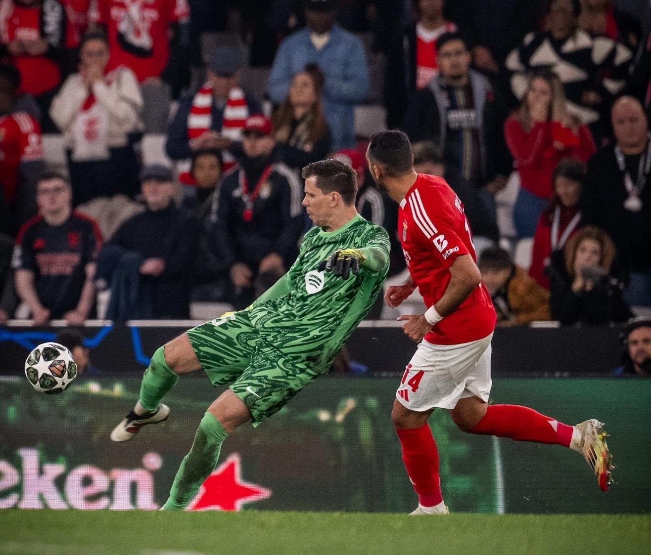 包含巴塞罗那后防线表现神勇,保持不败纪录的词条 包含巴塞罗那后防线表现神勇,保持不败纪录的词条