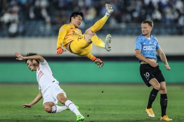 关于大连人主场不敌深圳佳兆业,遭遇连败的信息 关于大连人主场不敌深圳佳兆业,遭遇连败的信息