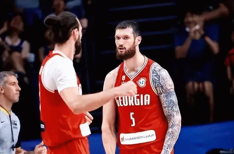 斯洛文尼亚队在欧预赛中大胜 斯洛文尼亚队在欧预赛中大胜