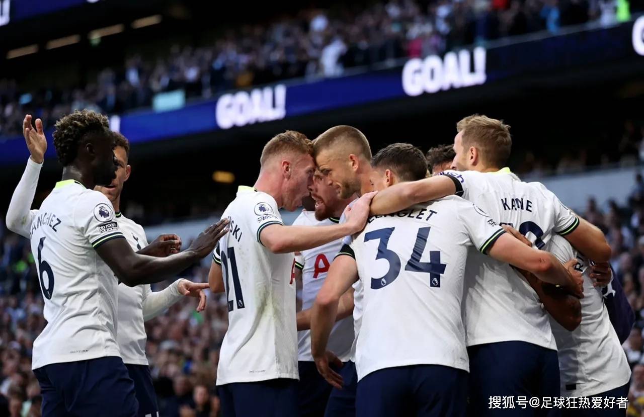 热刺前锋连下两城与对手争夺胜利的简单介绍