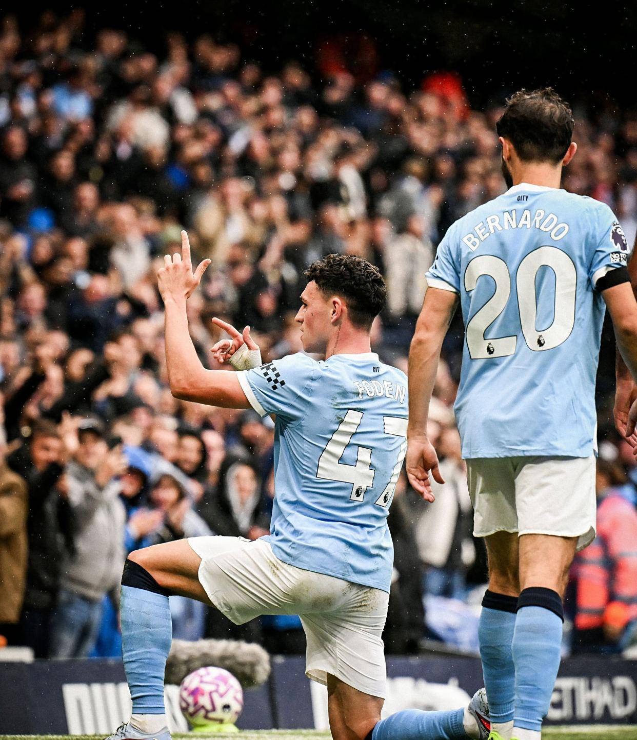 曼城主场取胜，笑傲欧洲赛场