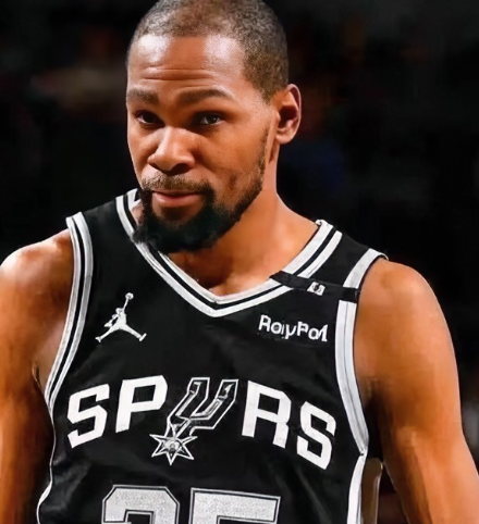 篮网力克马刺,杜兰特全场发挥稳健 篮网力克马刺,杜兰特全场发挥稳健