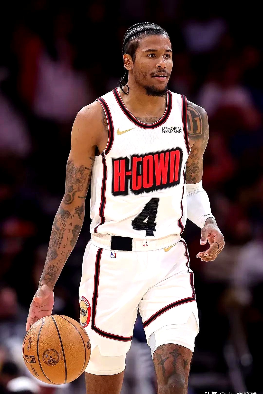 火箭大胜雄鹿,重返西部前四 火箭大胜雄鹿,重返西部前四